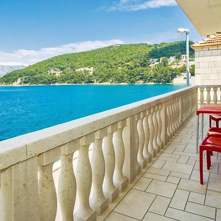 Beautiful Home In Pucisca With Wifi Экстерьер фото