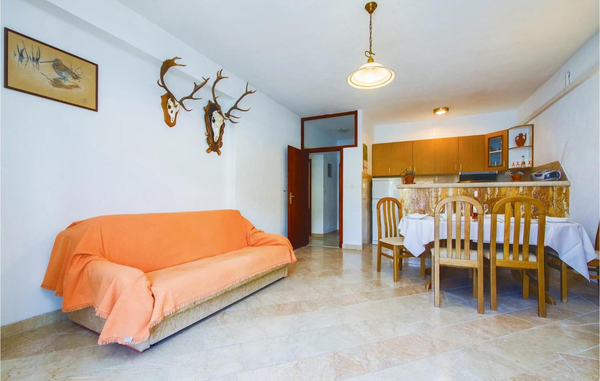 Beautiful Home In Pucisca With Wifi Экстерьер фото